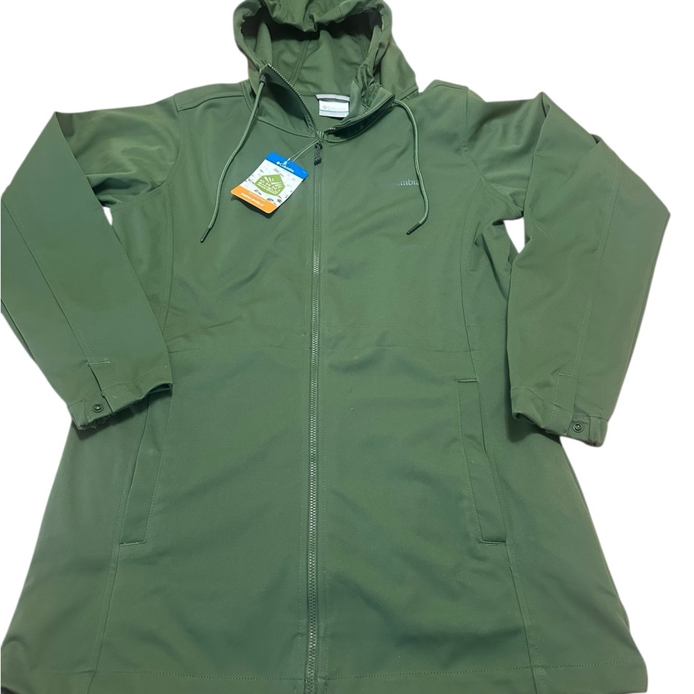 Women’s Softshell Columbia Jacket - size S- **NWT**